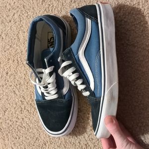 VANS OLD SKOOL SZ 7 WMS. AWESOME DEAL!!!